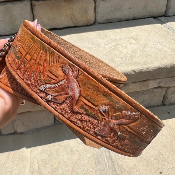 HANDMADE tooled leather belt with oval leather buckle ducks nature design 46" - Picture 5 of 7